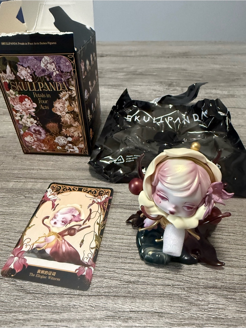Skullpanda Petals in Four Acts figurine